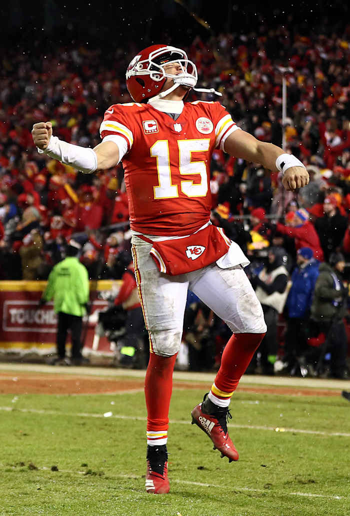 chiefs-mahomes-vertical.jpg